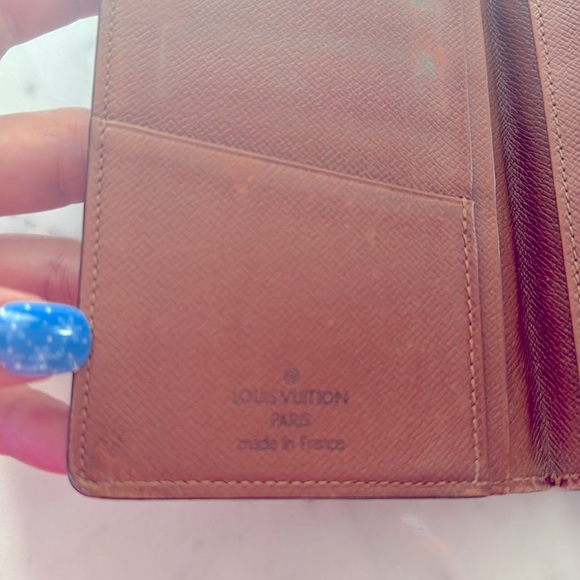 Louis Vuitton long Monogram checkbook wallet 6 card slots and 1 is sleeve - Picture 4 of 5